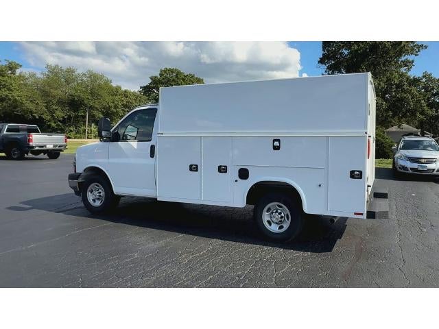 2026 Chevrolet Express Cutaway 3500 3500 Van 139"