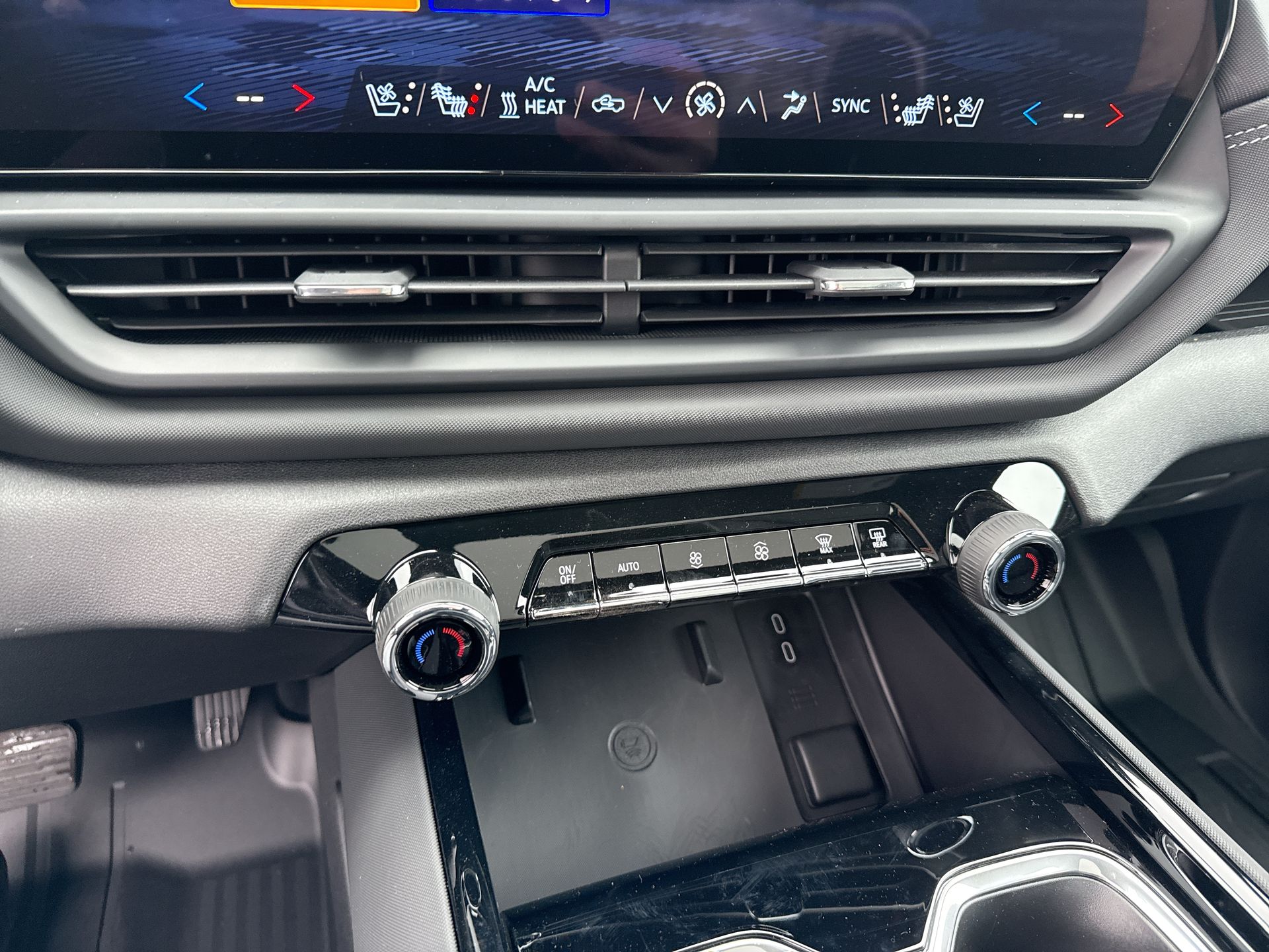 2026 Chevrolet Silverado EV e4WD Crew Cab Max Range LT