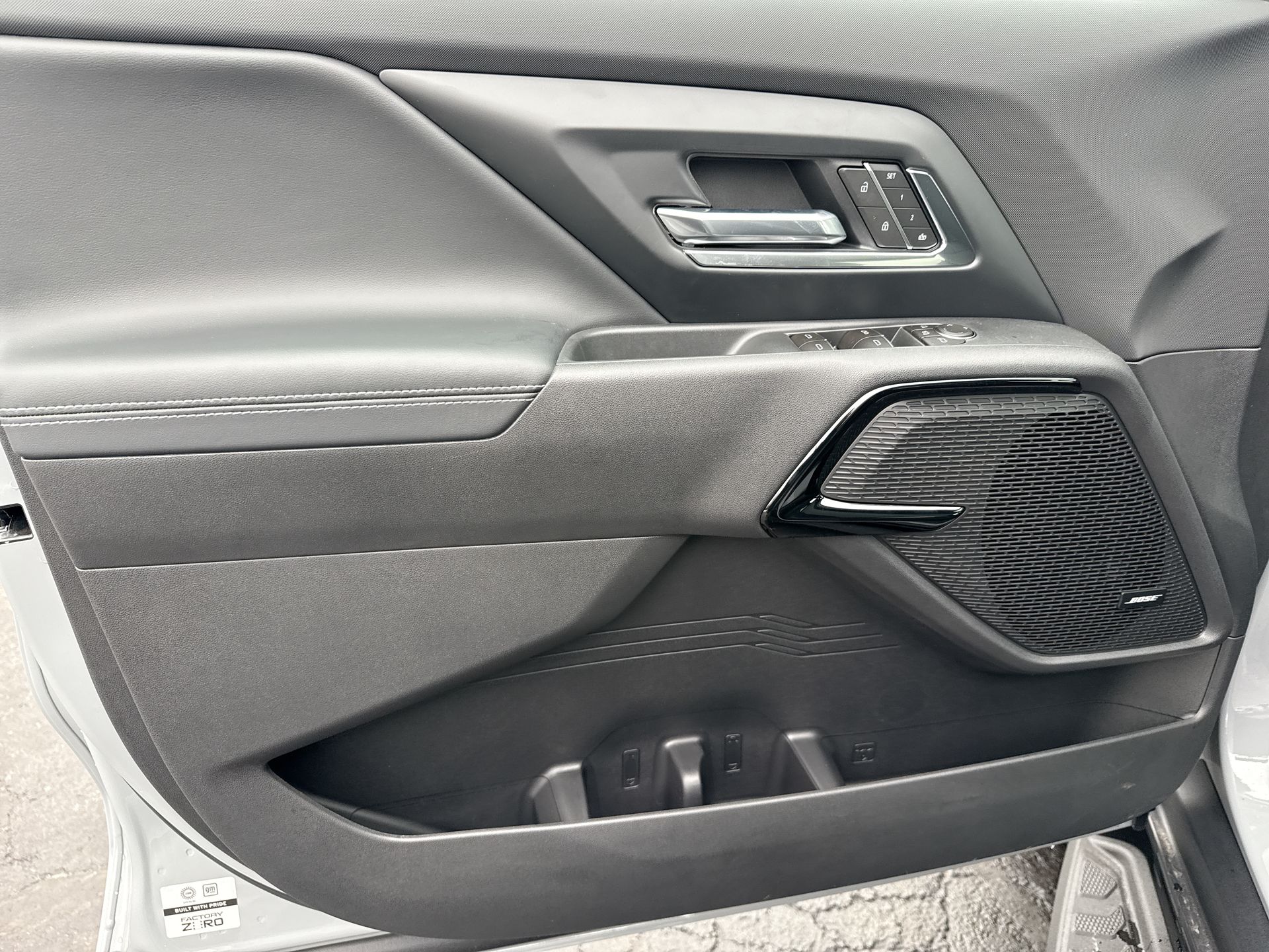 2026 Chevrolet Silverado EV e4WD Crew Cab Max Range LT