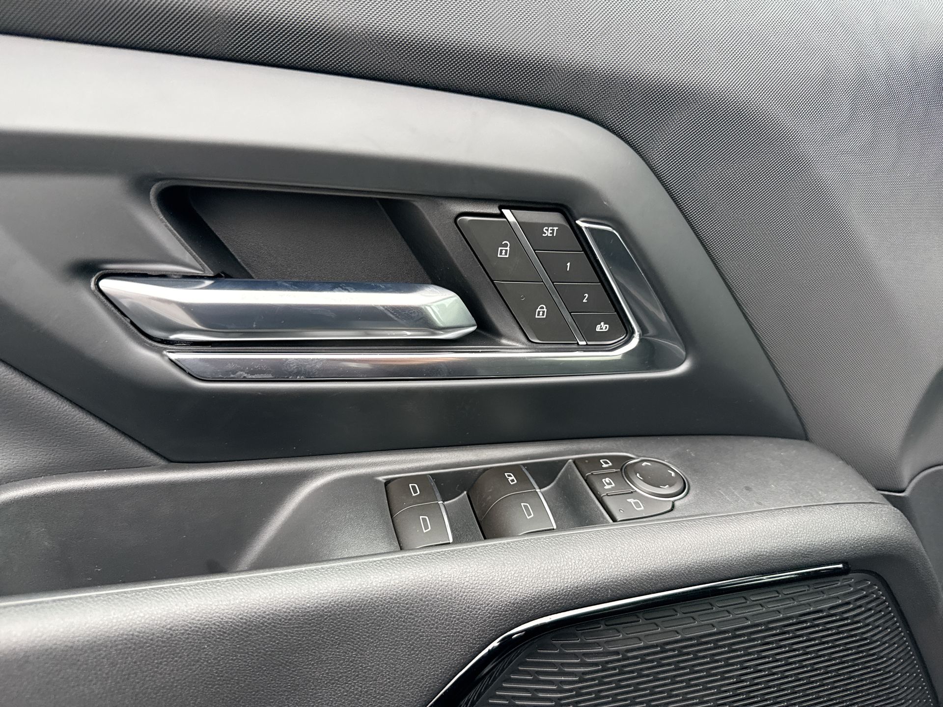 2026 Chevrolet Silverado EV e4WD Crew Cab Max Range LT