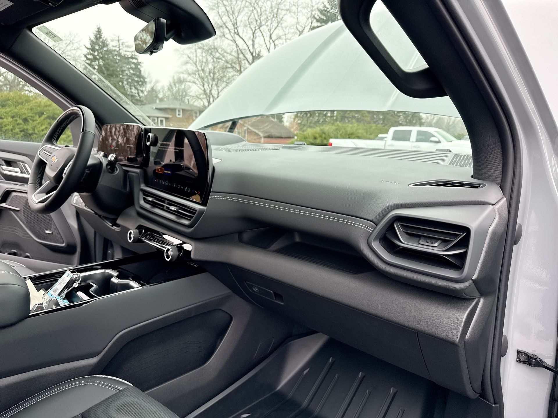 2026 Chevrolet Silverado EV e4WD Crew Cab Max Range LT