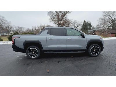 2026 Chevrolet Silverado EV e4WD Crew Cab Max Range LT