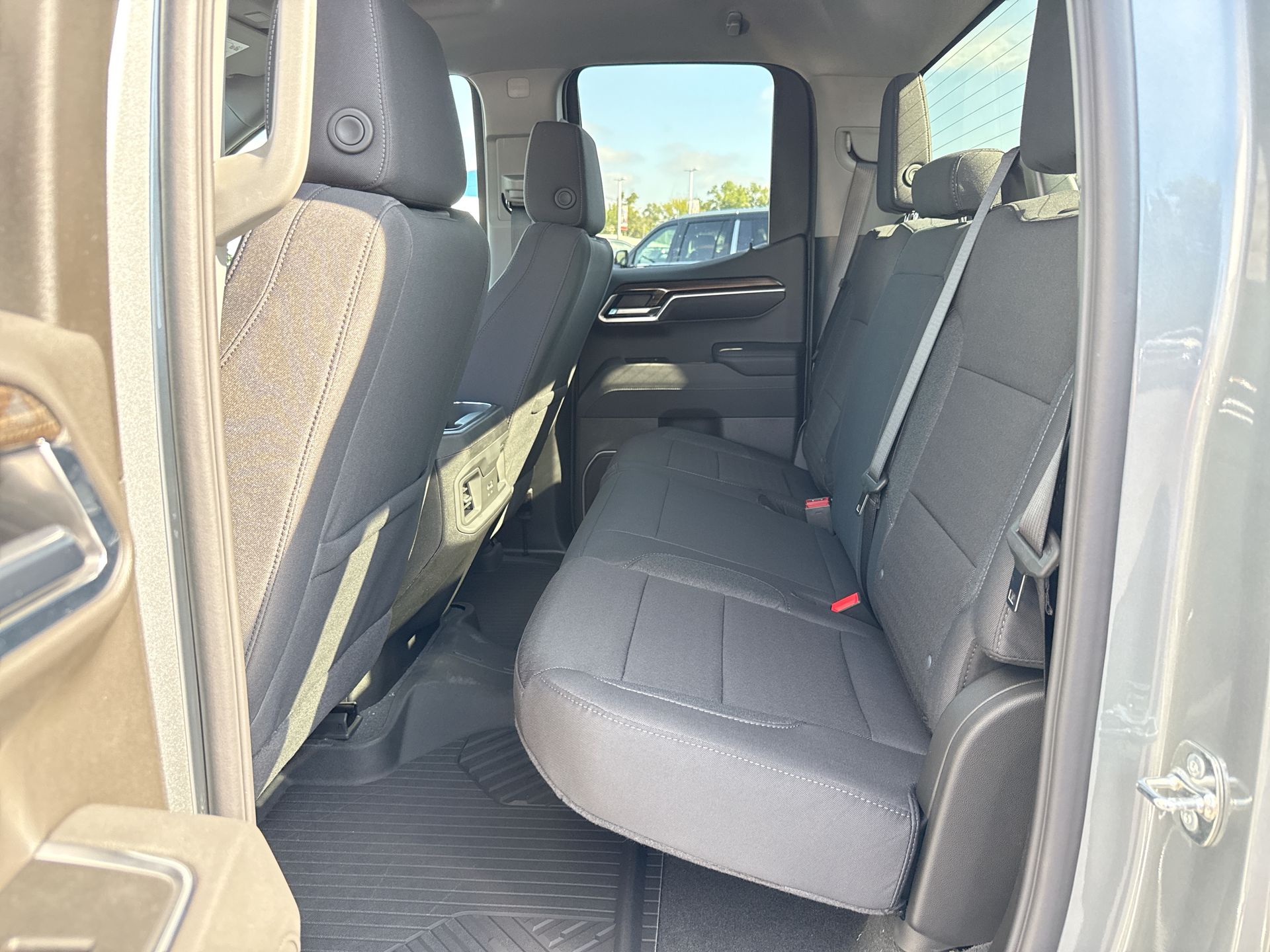 2026 Chevrolet Silverado 1500 Double Cab Standard Box 4-Wheel Drive LT 1LT