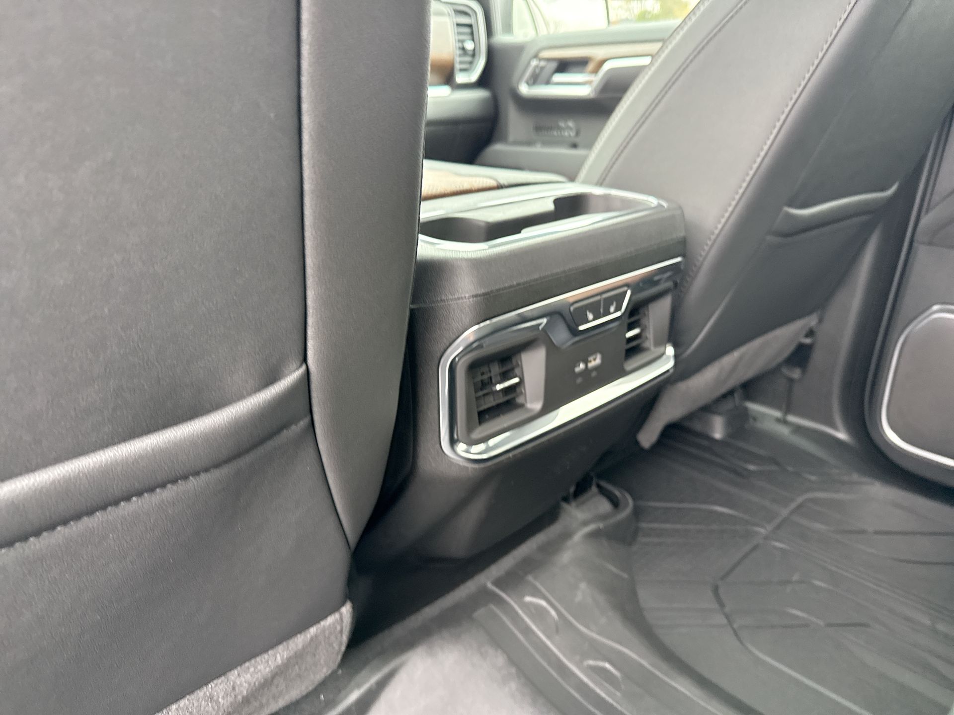 2026 Chevrolet Silverado 1500 Crew Cab Short Box 4-Wheel Drive High Country