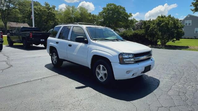Used 2006 Chevrolet TrailBlazer LS with VIN 1GNDT13S362226016 for sale in Elburn, IL