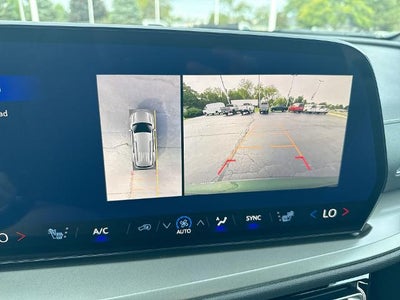 2027 Chevrolet Traverse LT w/2LT