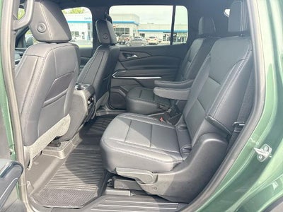 2027 Chevrolet Traverse LT w/2LT