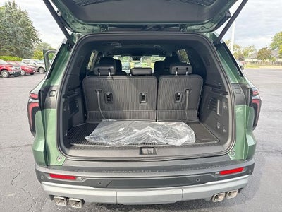 2027 Chevrolet Traverse LT w/2LT