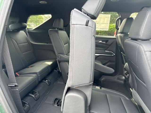 2027 Chevrolet Traverse LT w/2LT