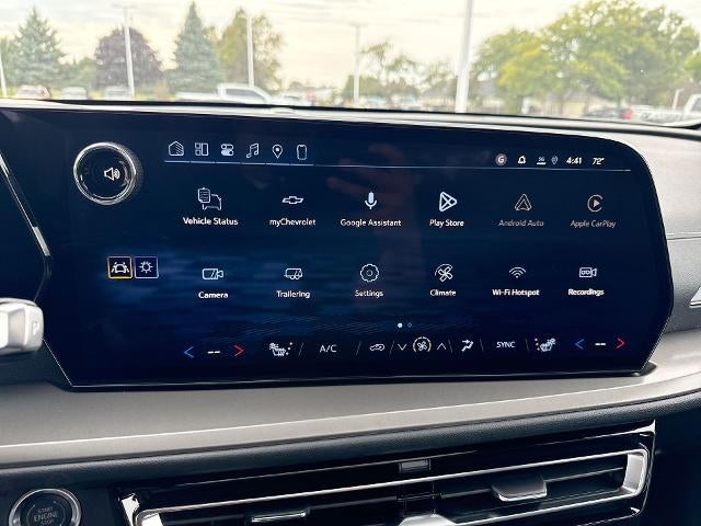 2027 Chevrolet Traverse LT w/2LT