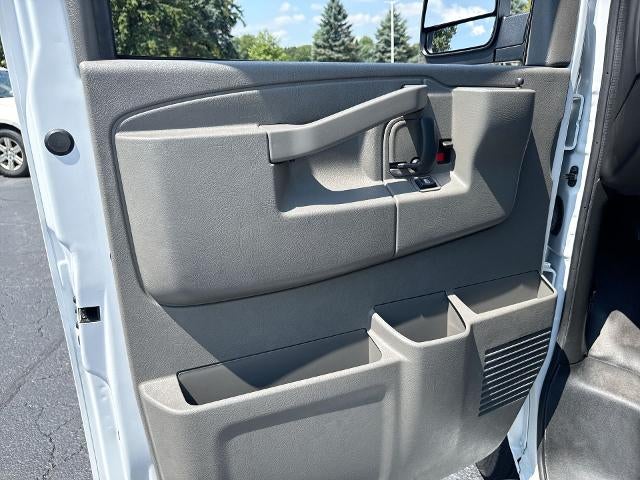 2024 GMC Savana Cargo 2500 Base