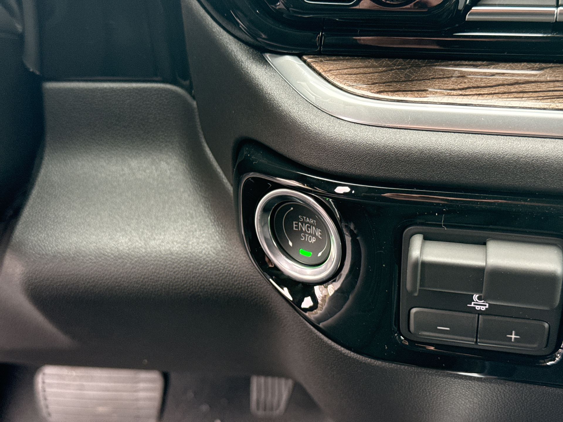 2026 Chevrolet Silverado 1500 Crew Cab Short Box 4-Wheel Drive LT 1LT