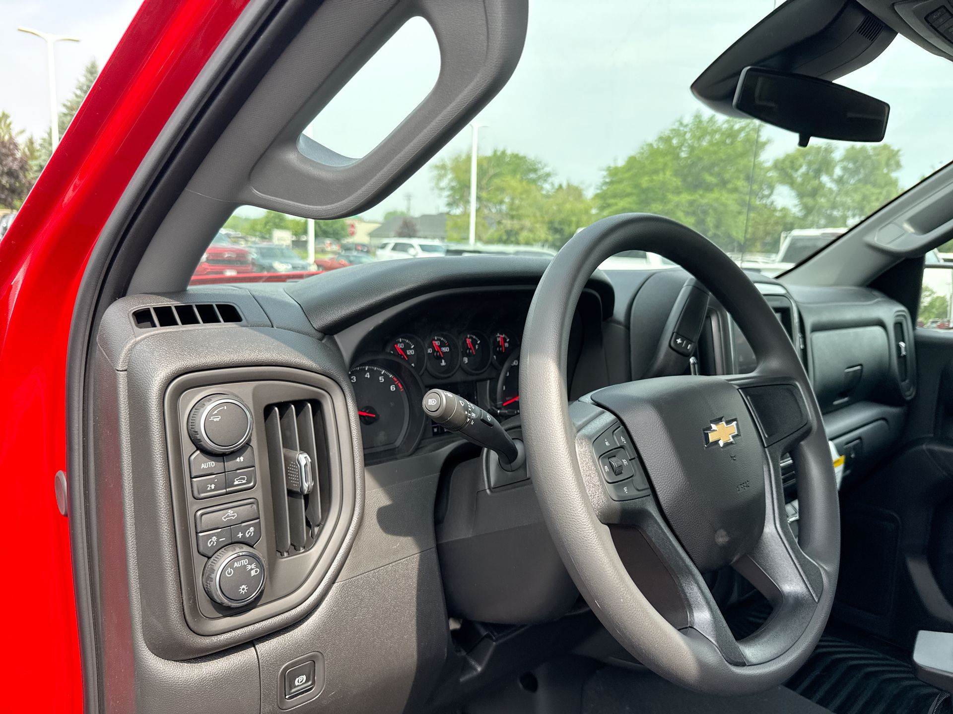 2025 Chevrolet Silverado 1500 Crew Cab Short Box 4-Wheel Drive Custom