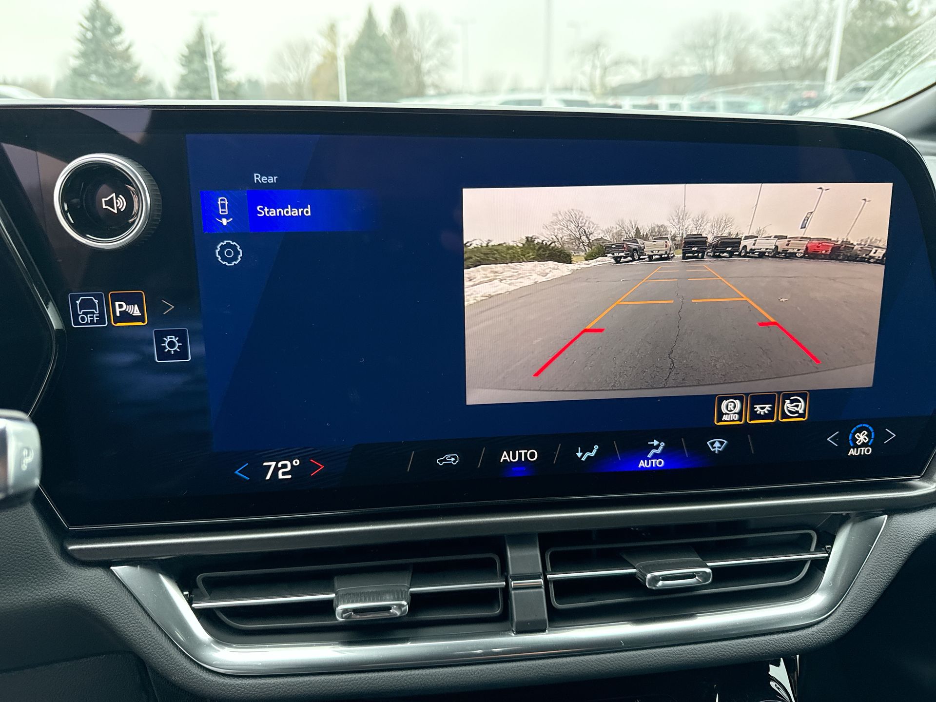 2026 Chevrolet Equinox EV 4dr LT1 w/PCY