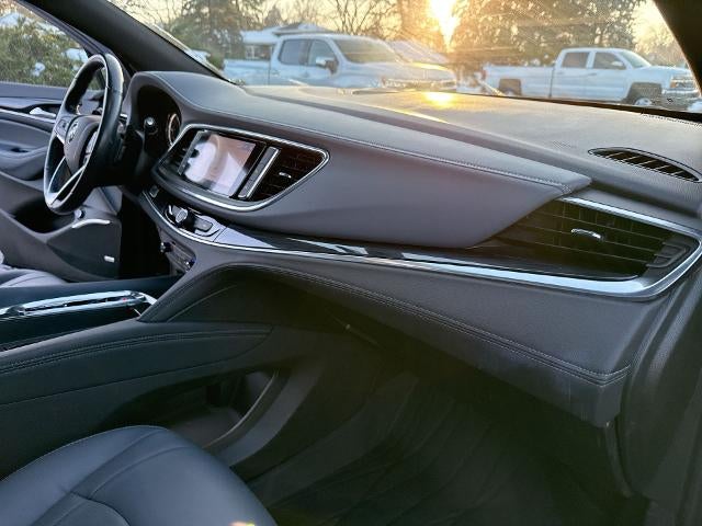 2022 Buick Enclave Essence