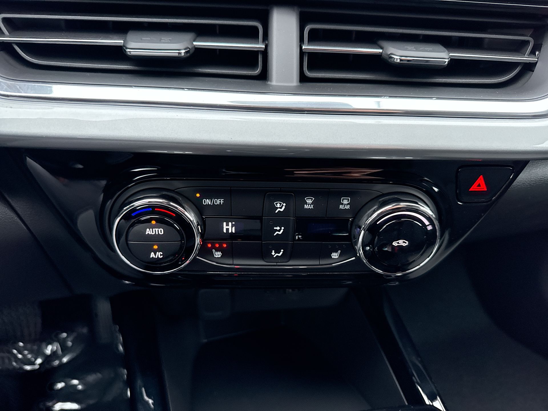 2026 Chevrolet Trax FWD 4dr LT