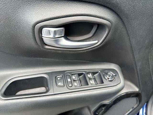 2017 Jeep Renegade Altitude FWD